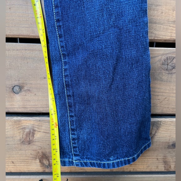 Vintage Y2K Levi’s 518 super low rise boot cut flares, dark wash. Jr size 1 - Picture 10 of 11